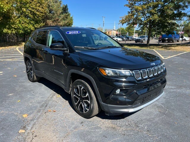 2022 Jeep Compass Limited photo 2