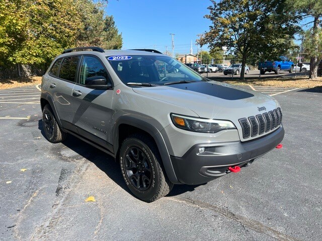 2022 Jeep Cherokee Trailhawk photo 3
