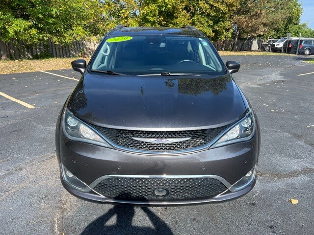 2020 Chrysler Pacifica Touring Plus photo 2