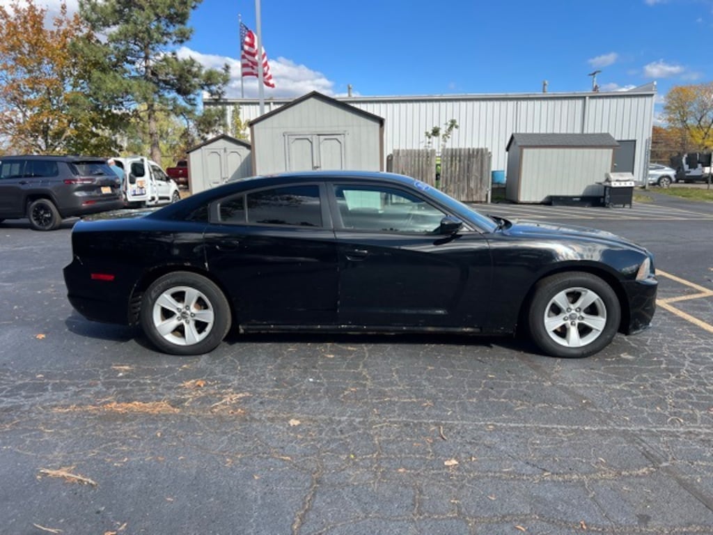 Used 2014 Dodge Charger SE Sedan