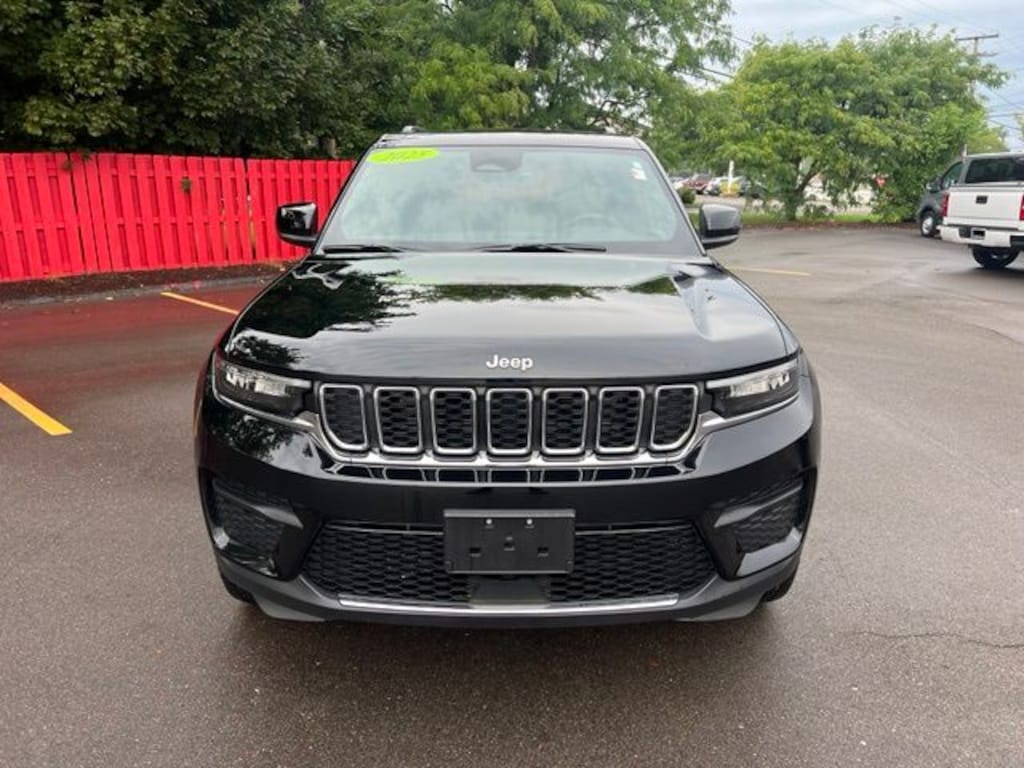 Certified 2025 Jeep Grand Cherokee Laredo SUV