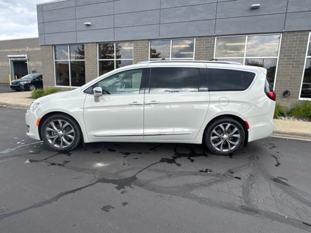 Certified 2020 Chrysler Pacifica Limited Minivan/Van