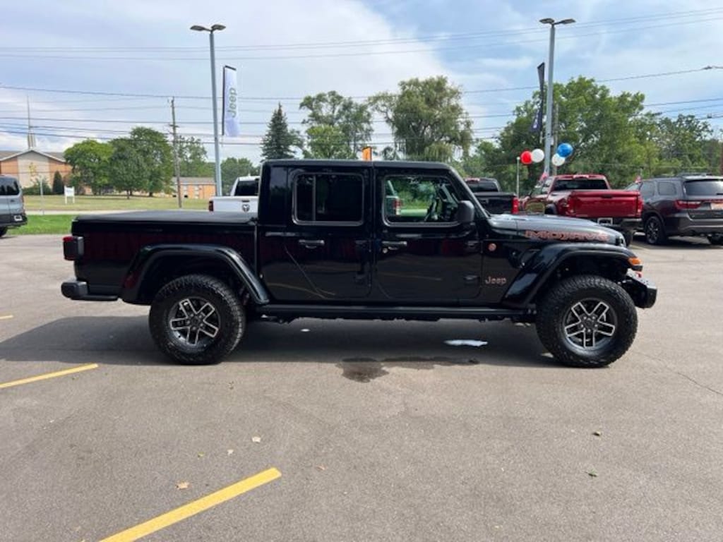 Certified 2025 Jeep Gladiator Mojave Truck