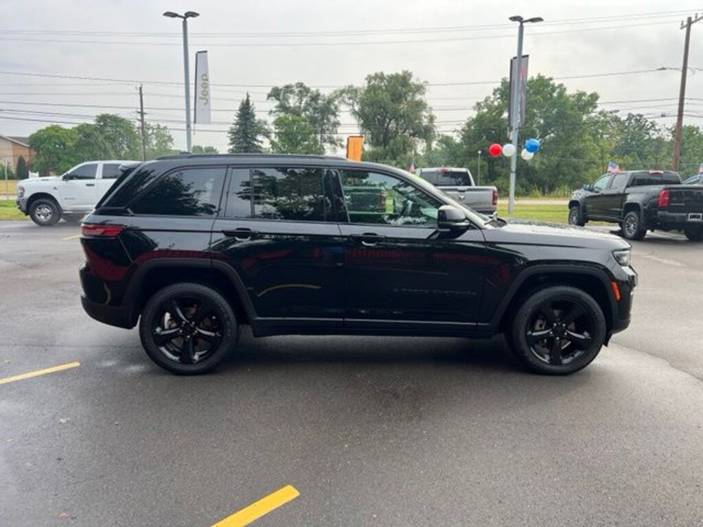 Certified 2025 Jeep Grand Cherokee Altitude X SUV
