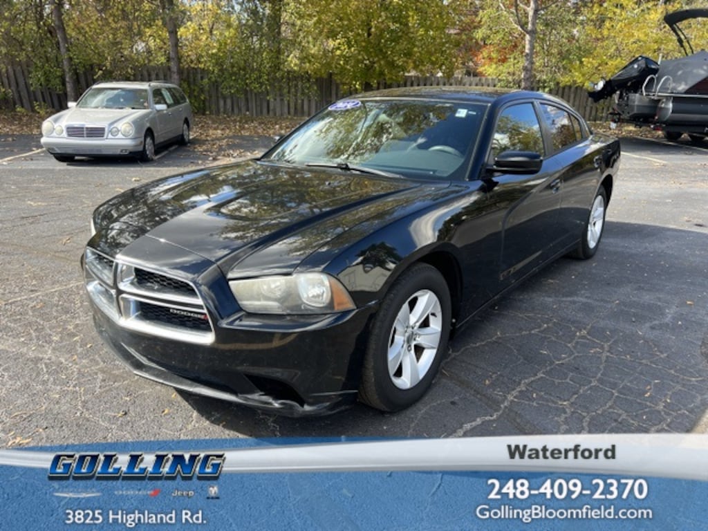 Used 2014 Dodge Charger SE Sedan