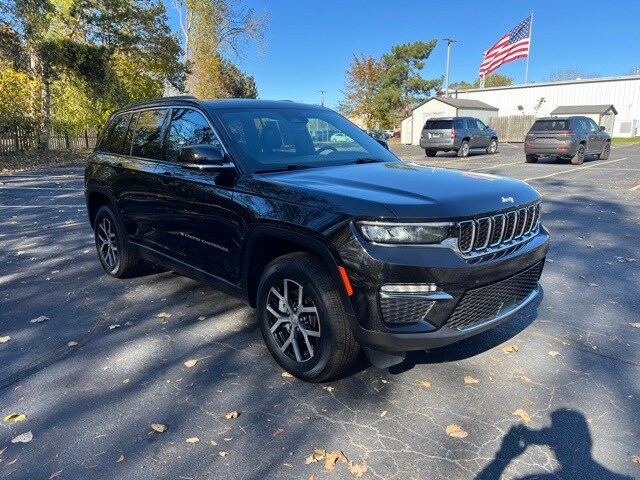 2024 Jeep Grand Cherokee Limited photo 4