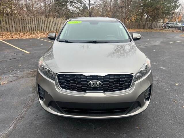 2019 Kia Sorento LX photo 2