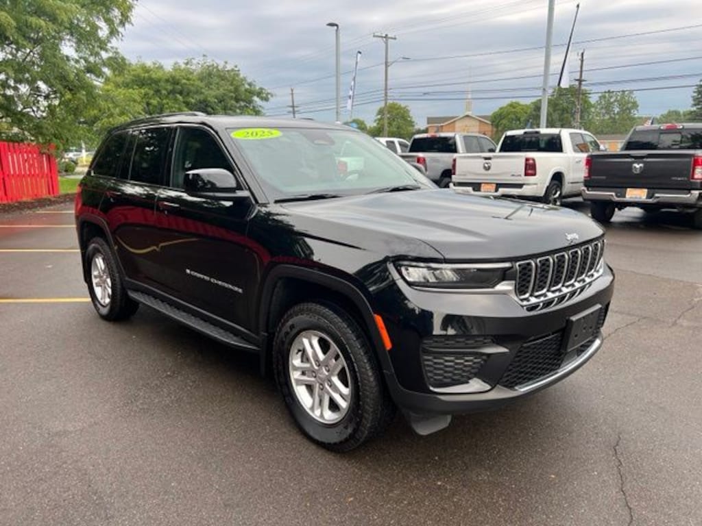 Certified 2025 Jeep Grand Cherokee Laredo SUV