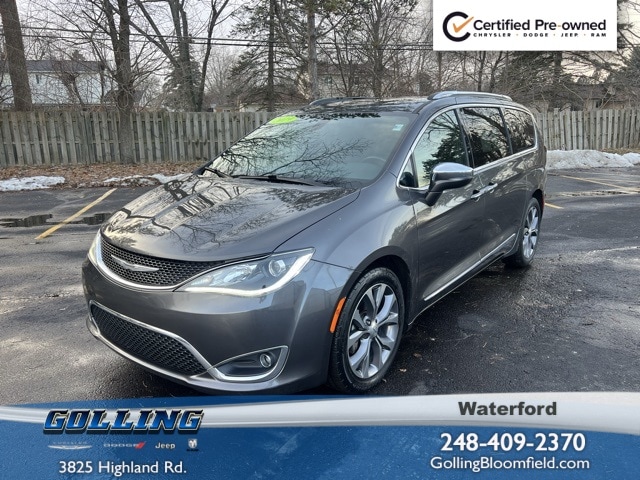 2019 Chrysler Pacifica Limited's photo