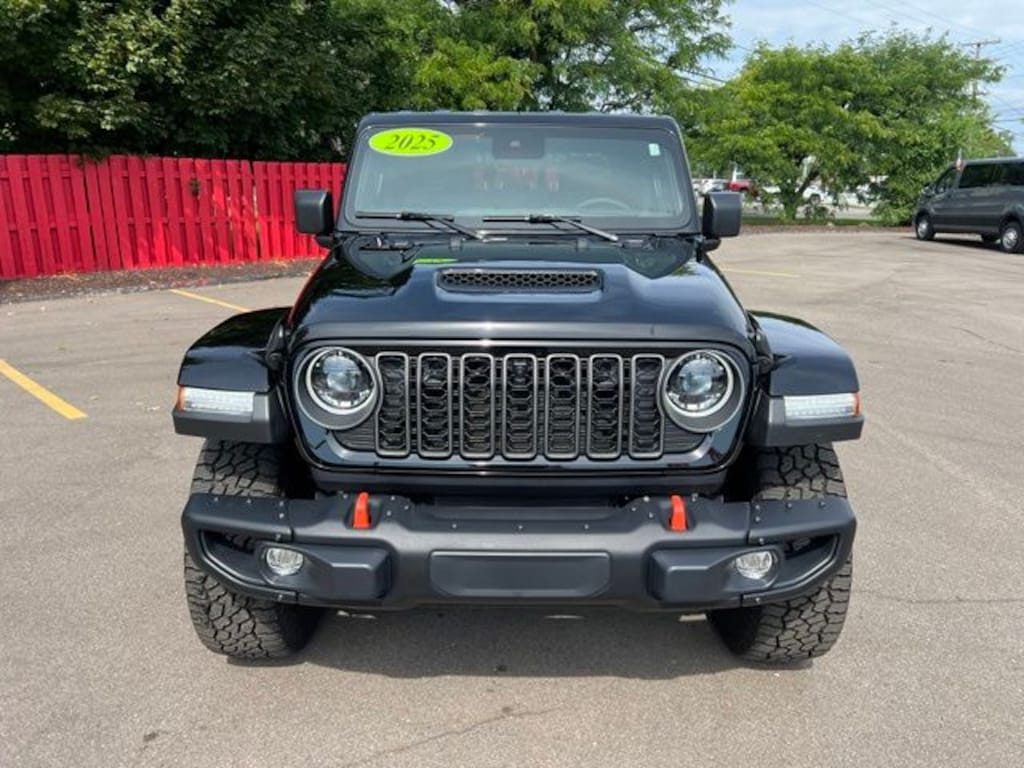 Certified 2025 Jeep Gladiator Mojave Truck