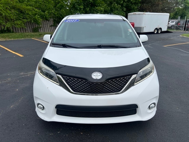 Used 2017 Toyota Sienna SE V6 with VIN 5TDXZ3DC4HS852354 for sale in Bloomfield, MI