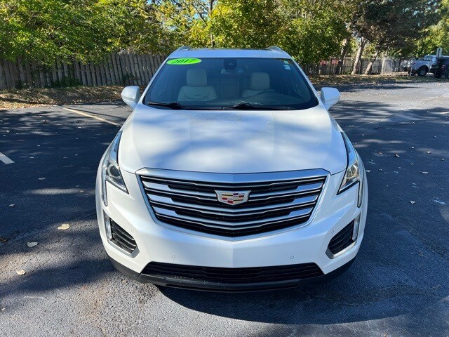 2017 Cadillac XT5 Luxury photo 2