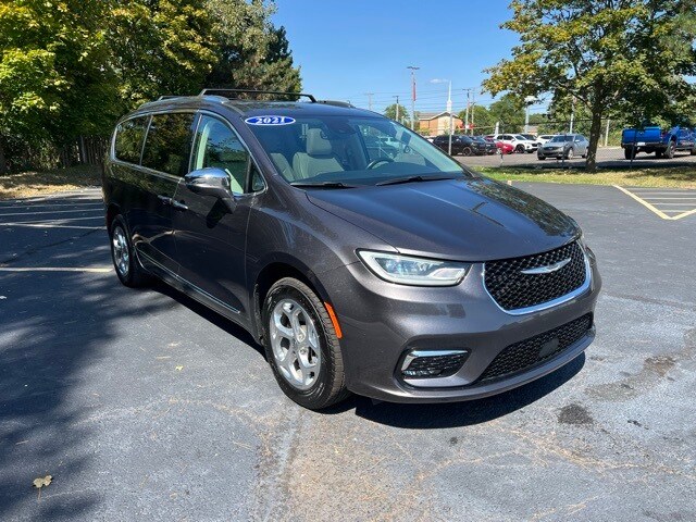 2021 Chrysler Pacifica Limited photo 4