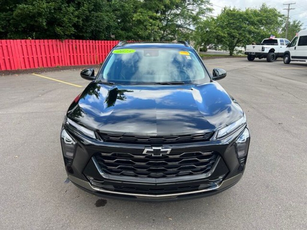 Certified 2025 Chevrolet Trax Activ SUV