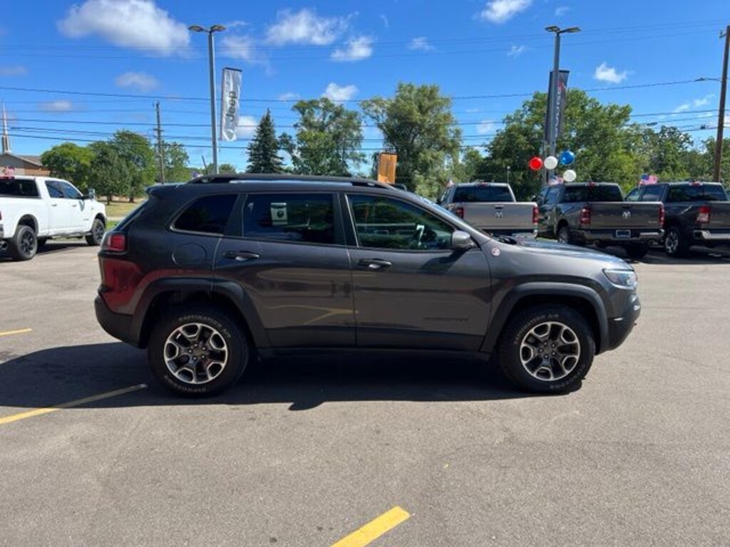 Used 2020 Jeep Cherokee Trailhawk SUV