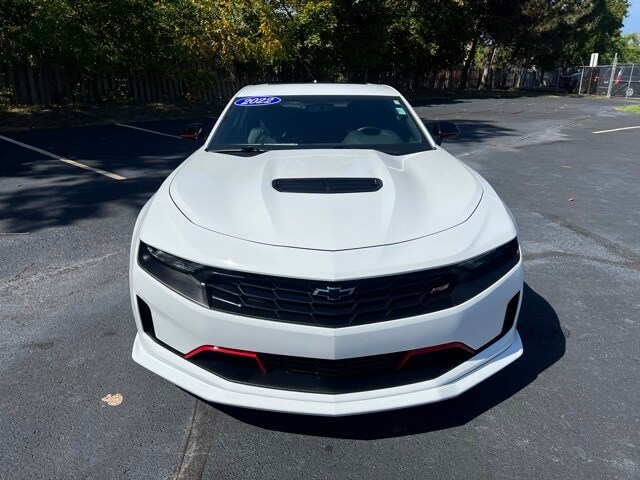 2022 Chevrolet Camaro LT1 photo 2