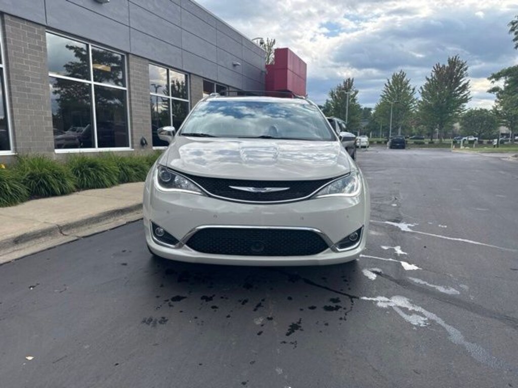 Certified 2020 Chrysler Pacifica Limited Minivan/Van