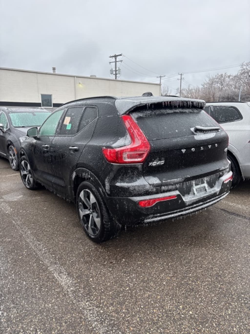 Used 2025 Volvo XC40 B5 Plus Dark Theme SUV