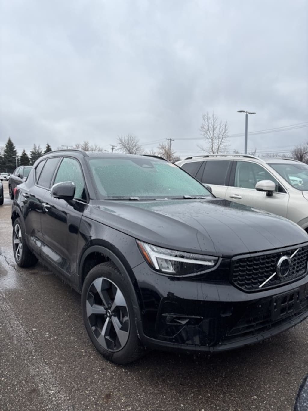 Used 2025 Volvo XC40 B5 Plus Dark Theme SUV