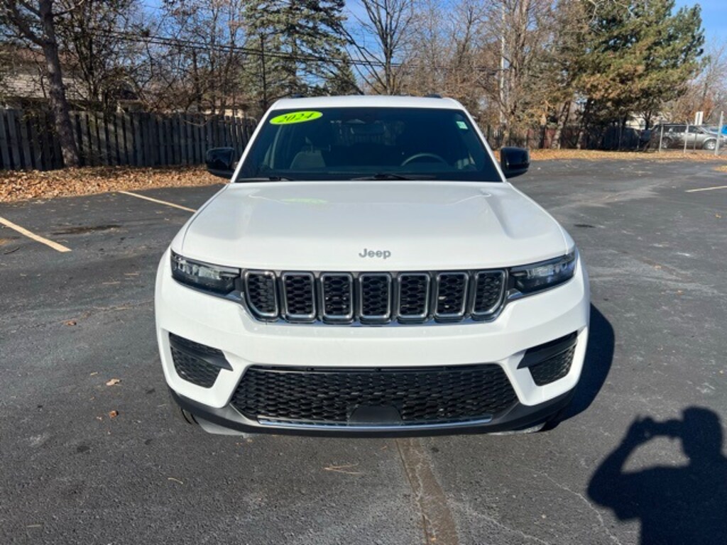 Certified 2024 Jeep Grand Cherokee Laredo SUV