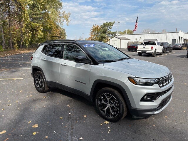 2024 Jeep Compass Limited photo 4