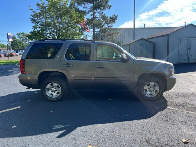 2011 Chevrolet Tahoe LT photo 3