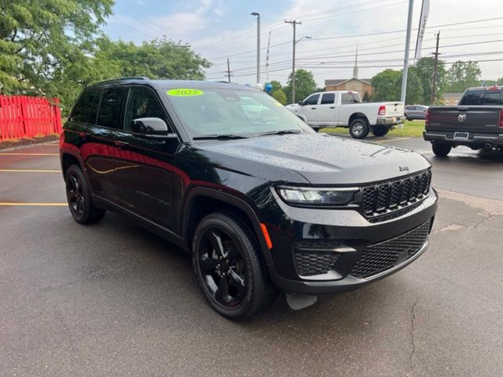 Certified 2025 Jeep Grand Cherokee Altitude X SUV