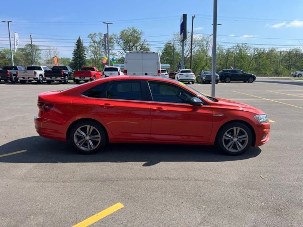 Certified 2021 Volkswagen Jetta R-Line Sedan
