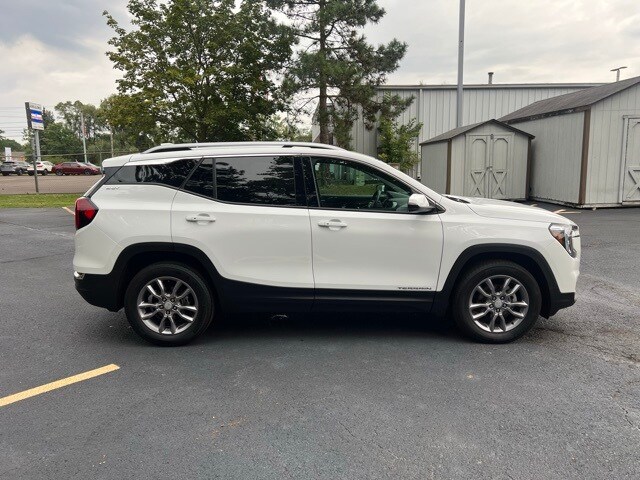2022 Gmc Terrain SLT photo 2