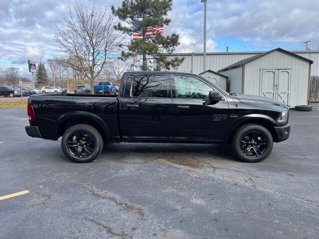 2024 Ram 1500 Classic Warlock photo 3