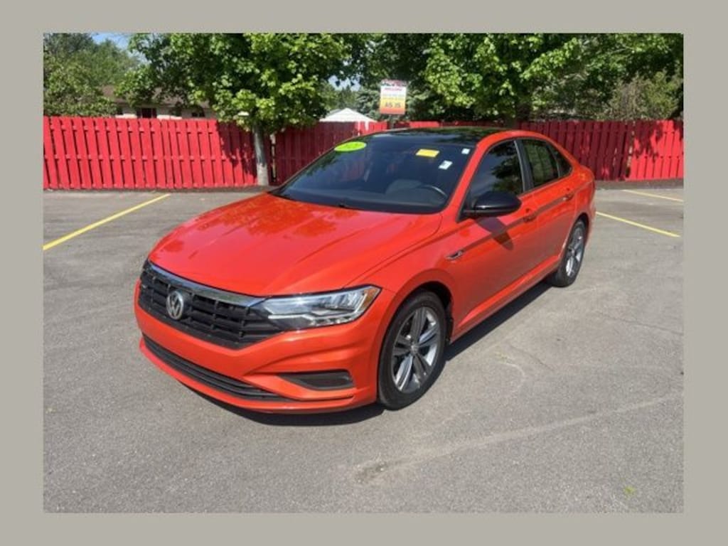Certified 2021 Volkswagen Jetta R-Line Sedan