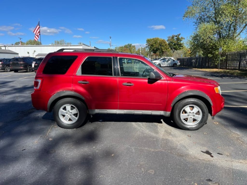 Used 2010 Ford Escape XLT SUV