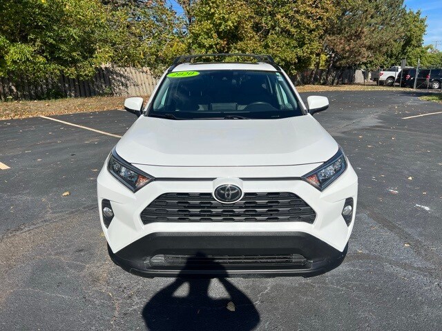 2020 Toyota RAV4 XLE photo 2