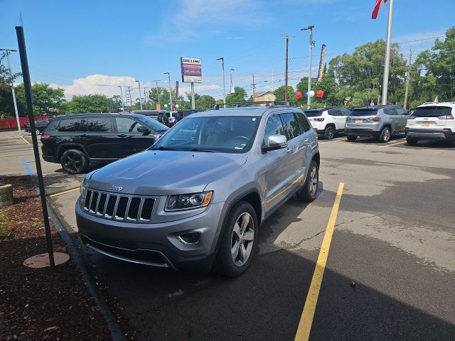 Used 2014 Jeep Grand Cherokee Limited with VIN 1C4RJFBG1EC458654 for sale in Bloomfield Township, MI