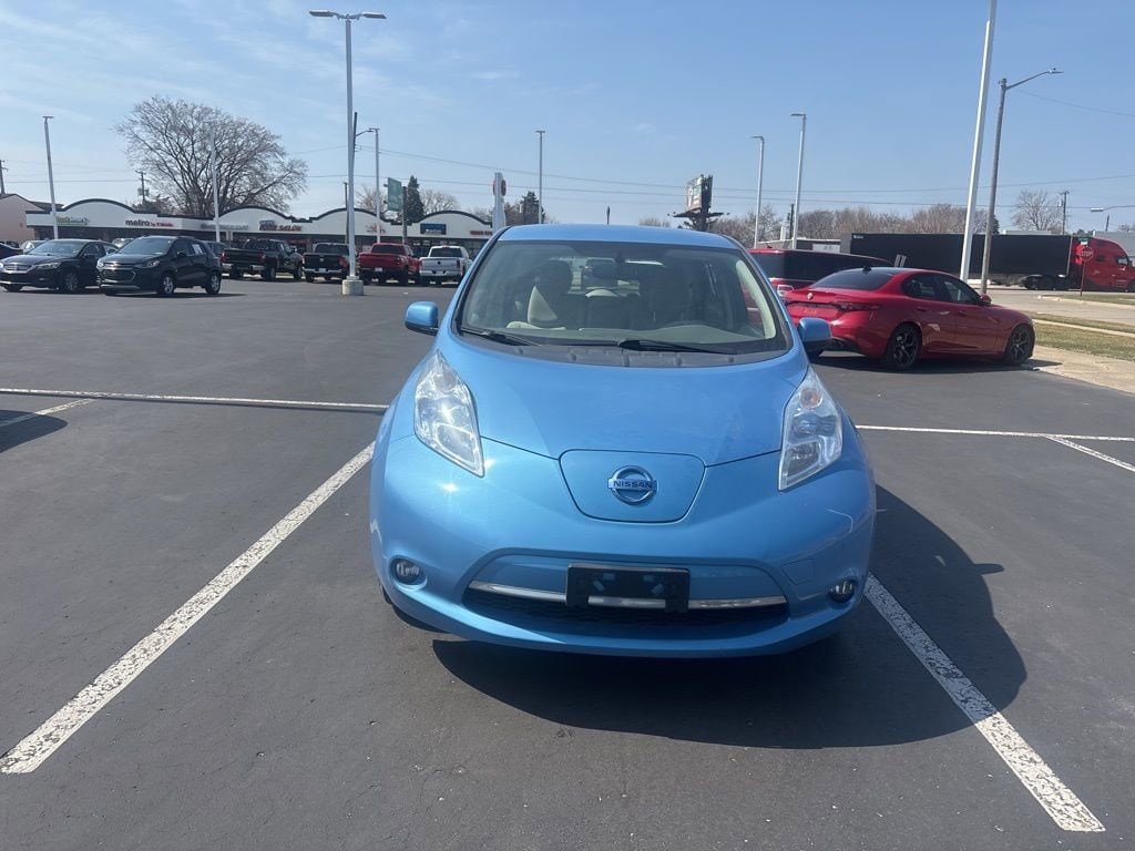 Used 2012 Nissan LEAF SL with VIN JN1AZ0CP8CT017461 for sale in Warren, MI
