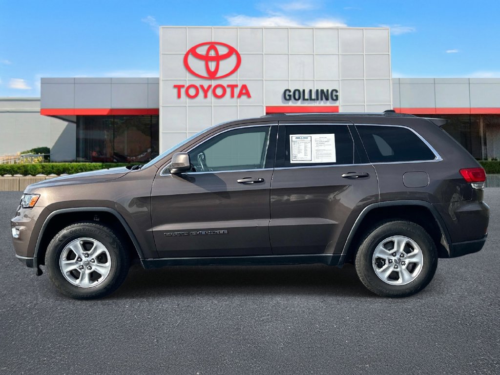 Used 2017 Jeep Grand Cherokee Laredo E with VIN 1C4RJFAG9HC849184 for sale in Warren, MI