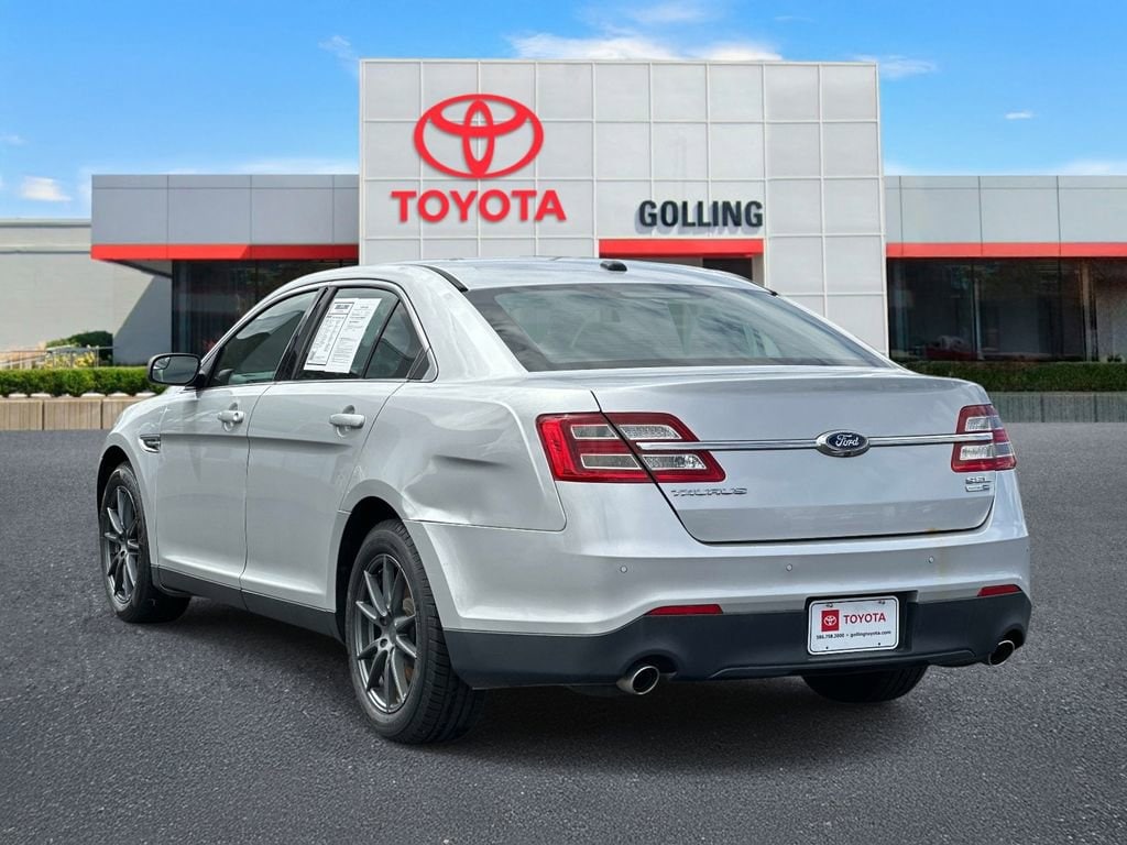 Used 2015 Ford Taurus SEL Sedan