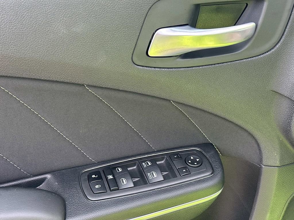 2023 Dodge Charger SXT - Photo 16
