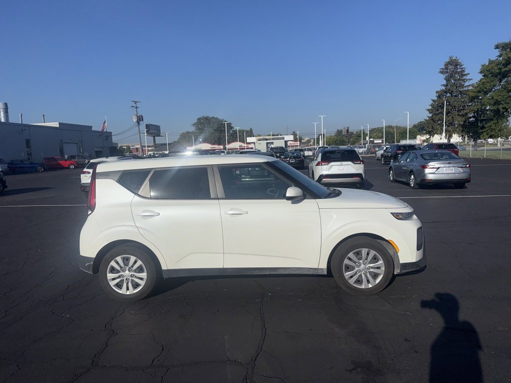 2020 Kia Soul LX photo 3