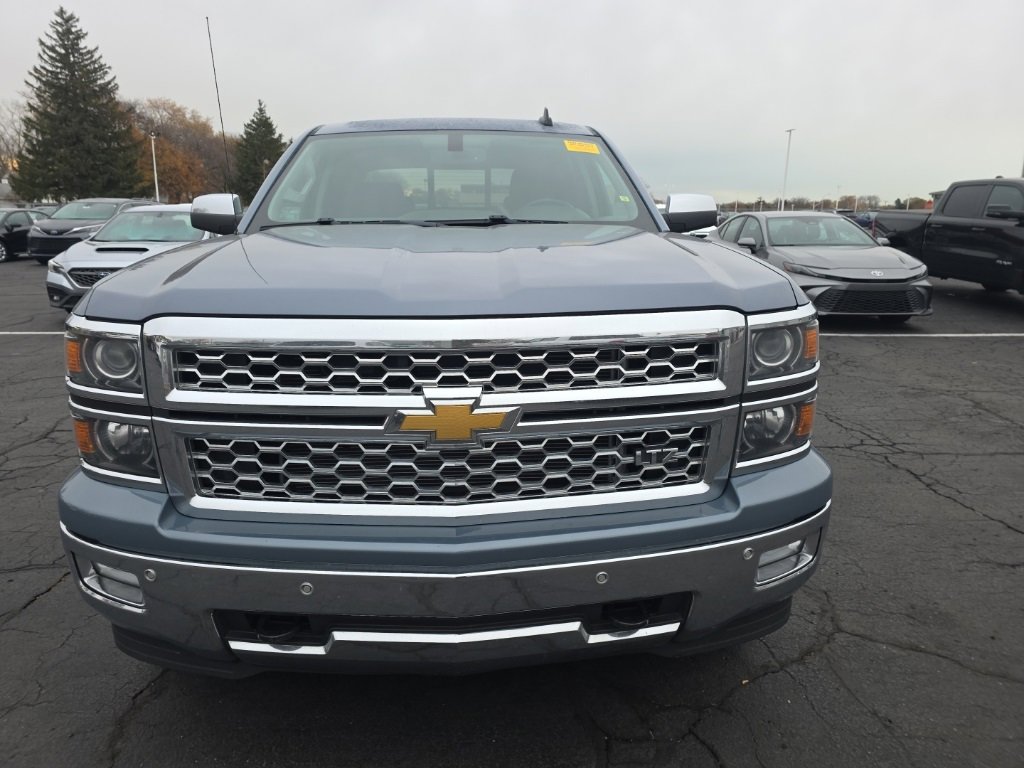 2015 Chevrolet Silverado 1500 LTZ photo 2