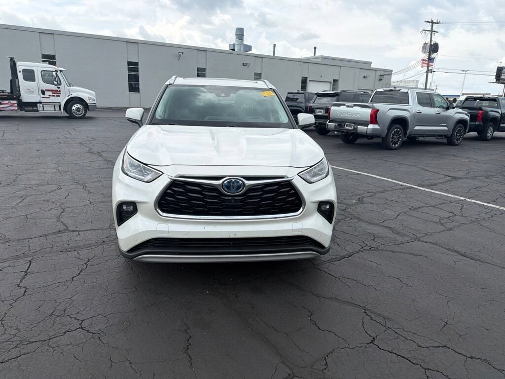 Used 2021 Toyota Highlander Hybrid Platinum Sport Utility