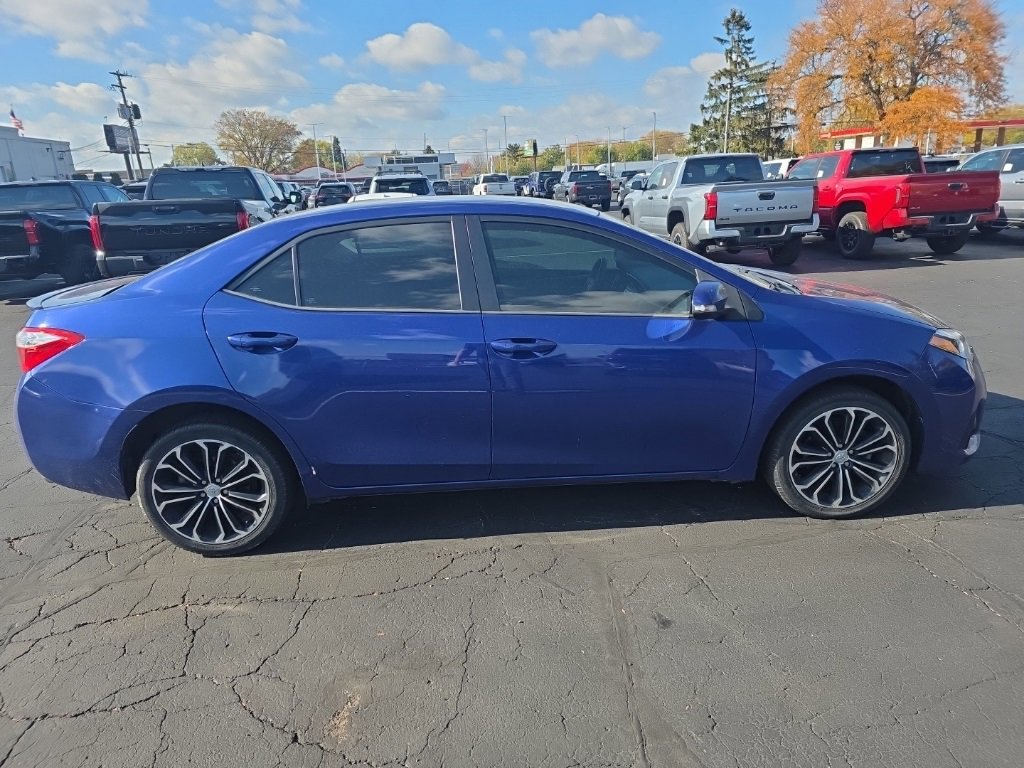 2015 Toyota Corolla L photo 4