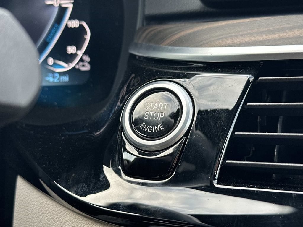 2023 BMW 5 Series 530e - Photo 27