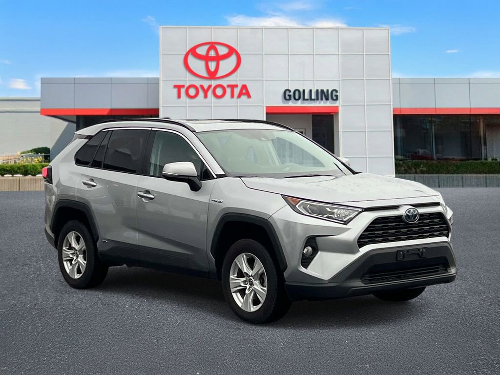 2021 Toyota RAV4 XLE - Photo 7