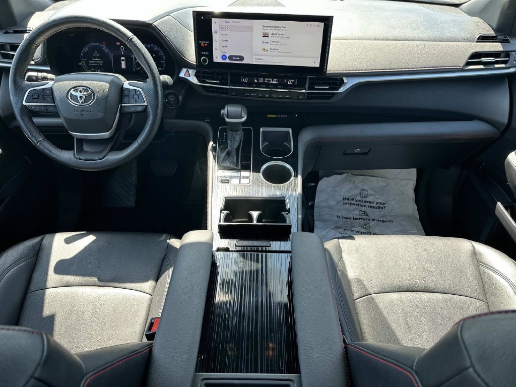 2025 Toyota Sienna XSE - Photo 14