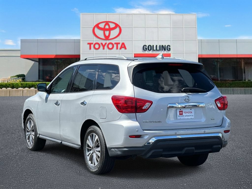 Used 2019 Nissan Pathfinder SL Sport Utility