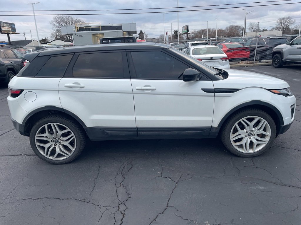 2017 Land Rover Range Rover Evoque SE photo 4