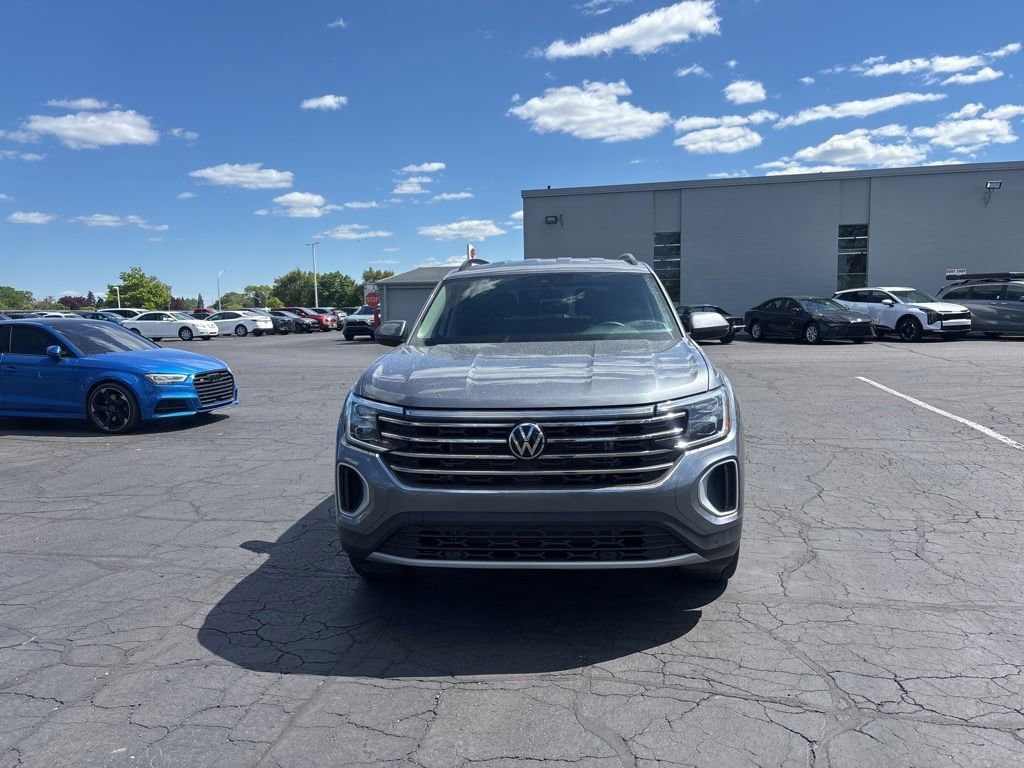 Used 2025 Volkswagen Atlas 2.0T SE w/Technology Sport Utility