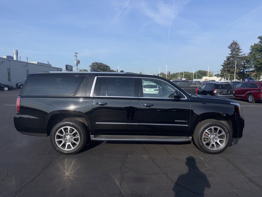 2016 Gmc Yukon XL Denali photo 2