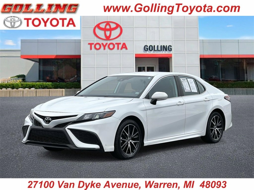 Used 2023 Toyota Camry SE Sedan